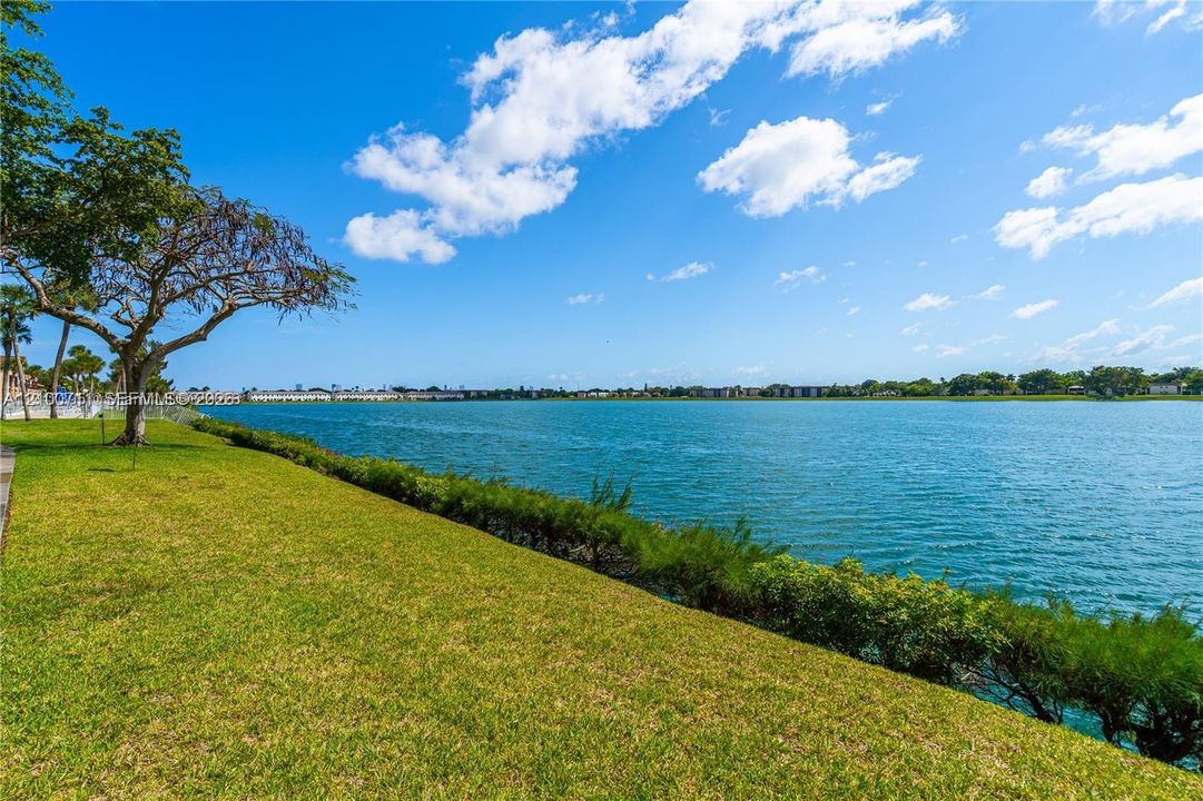 For Sale: $250,000 (2 beds, 2 baths, 1586 Square Feet)