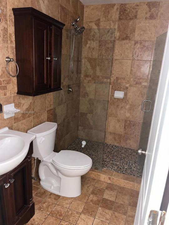 В аренду: $3,300 (3 спален, 2 ванн, 1640 Квадратных фут)