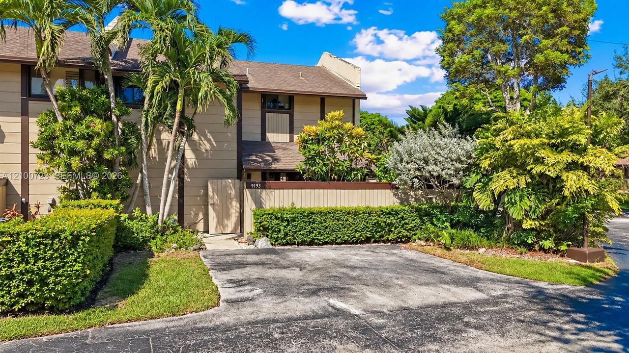For Sale: $570,000 (3 beds, 2 baths, 1548 Square Feet)