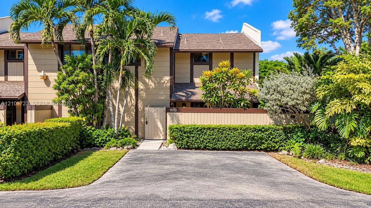 For Sale: $570,000 (3 beds, 2 baths, 1548 Square Feet)