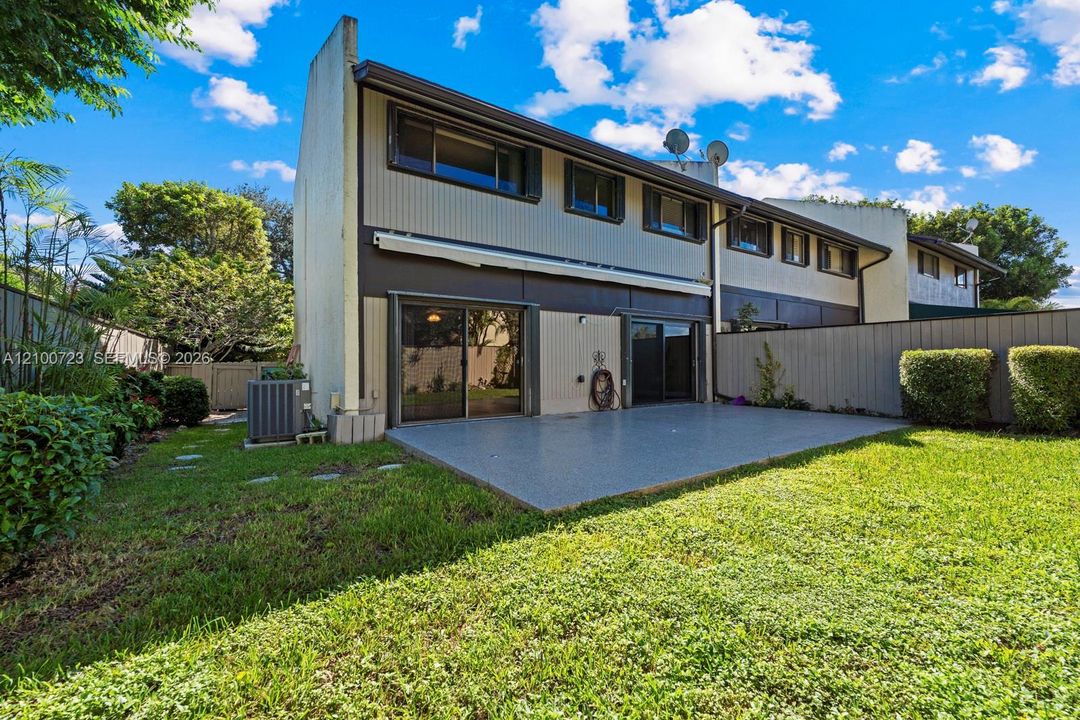 For Sale: $570,000 (3 beds, 2 baths, 1548 Square Feet)