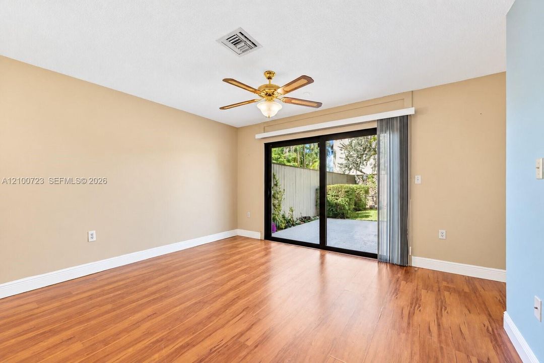 For Sale: $570,000 (3 beds, 2 baths, 1548 Square Feet)
