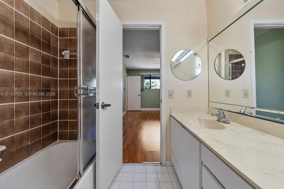 For Sale: $570,000 (3 beds, 2 baths, 1548 Square Feet)