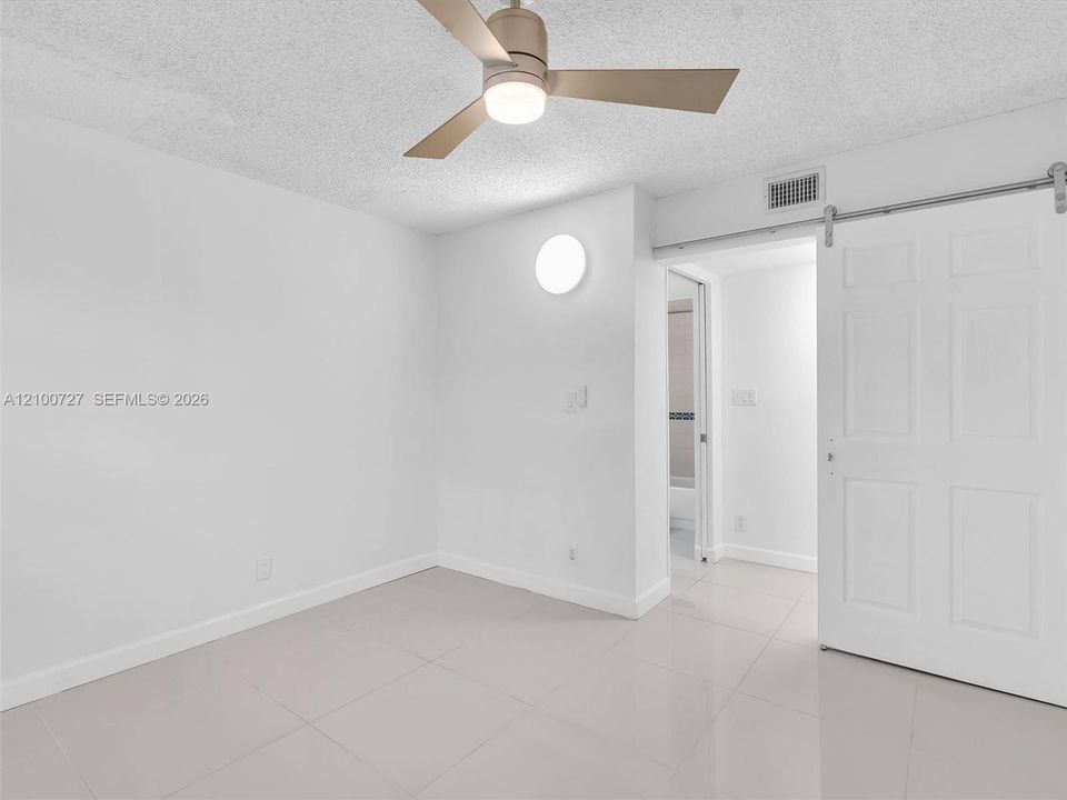 En Venta: $295,000 (3 camas, 2 baños, 1496 Pies cuadrados)