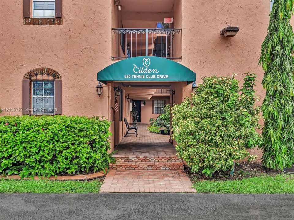 En Venta: $295,000 (3 camas, 2 baños, 1496 Pies cuadrados)