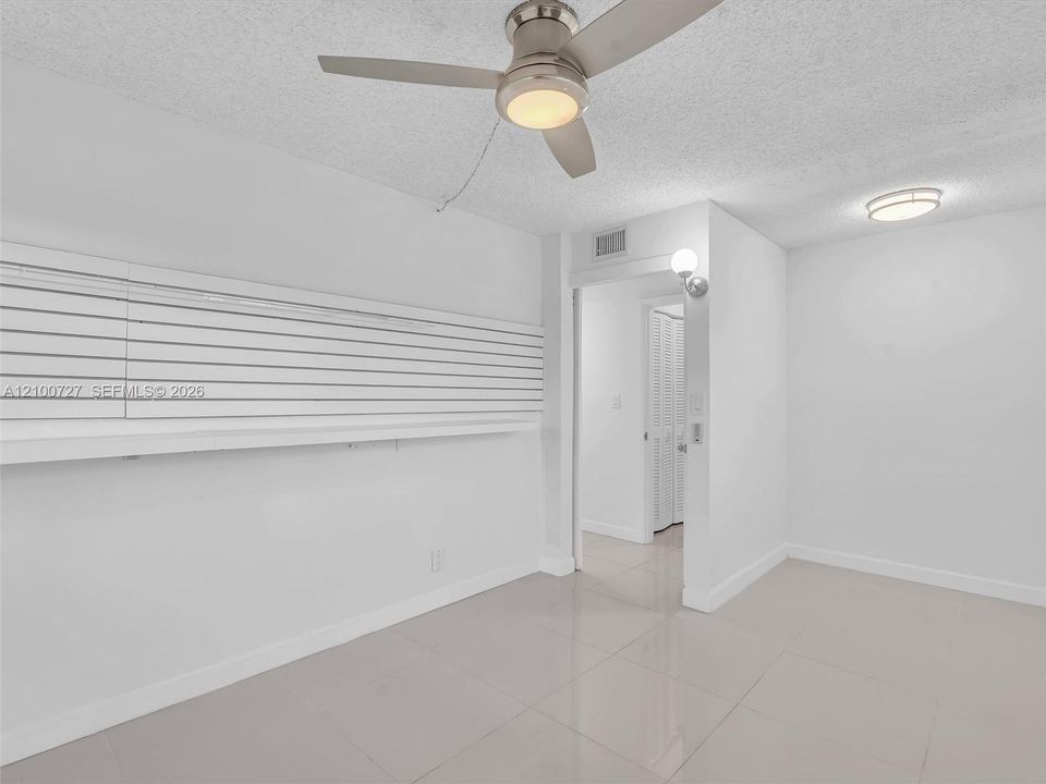 En Venta: $295,000 (3 camas, 2 baños, 1496 Pies cuadrados)