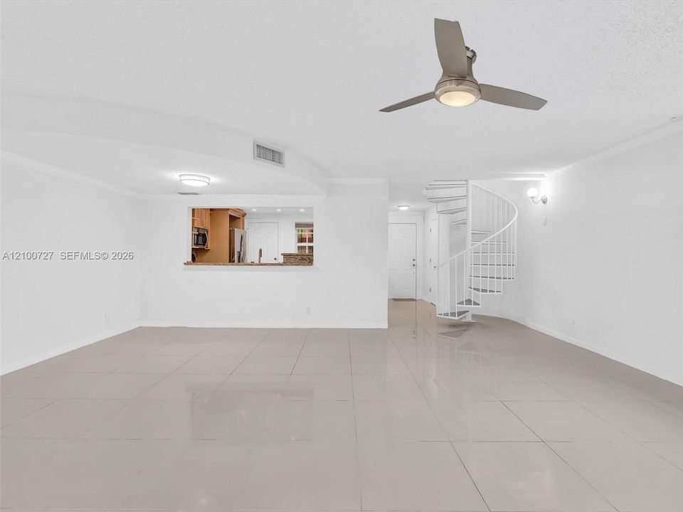 En Venta: $295,000 (3 camas, 2 baños, 1496 Pies cuadrados)