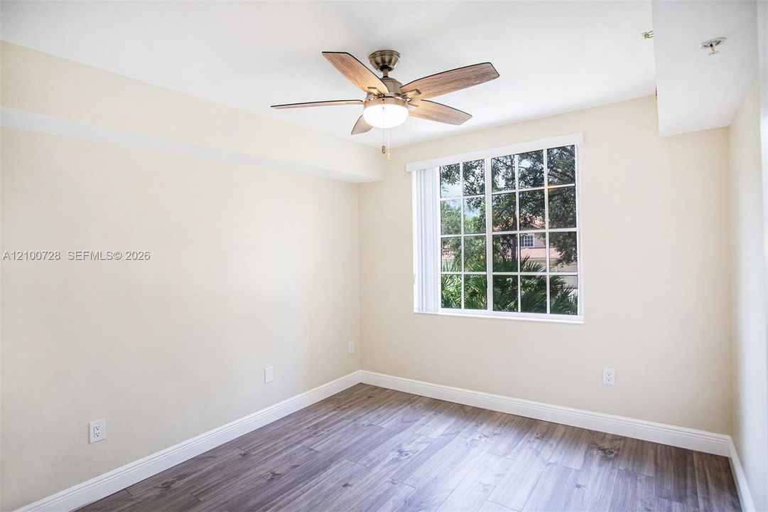 For Rent: $2,400 (2 beds, 2 baths, 880 Square Feet)