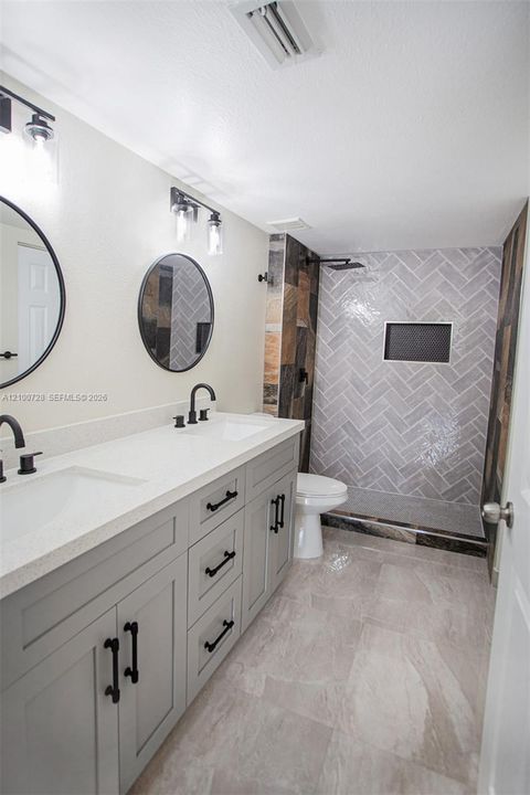For Rent: $2,400 (2 beds, 2 baths, 880 Square Feet)