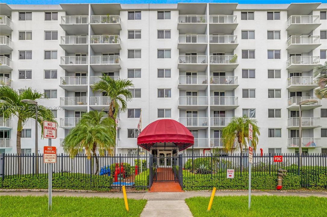For Sale: $340,000 (3 beds, 2 baths, 1190 Square Feet)