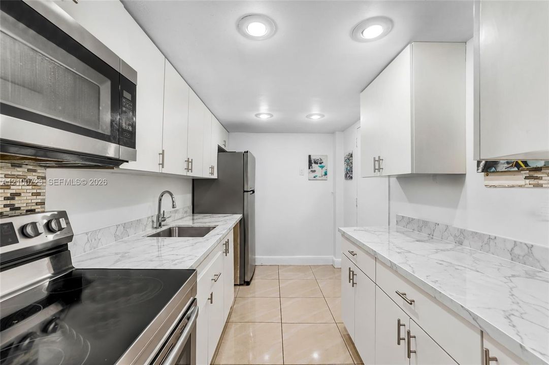 For Sale: $340,000 (3 beds, 2 baths, 1190 Square Feet)