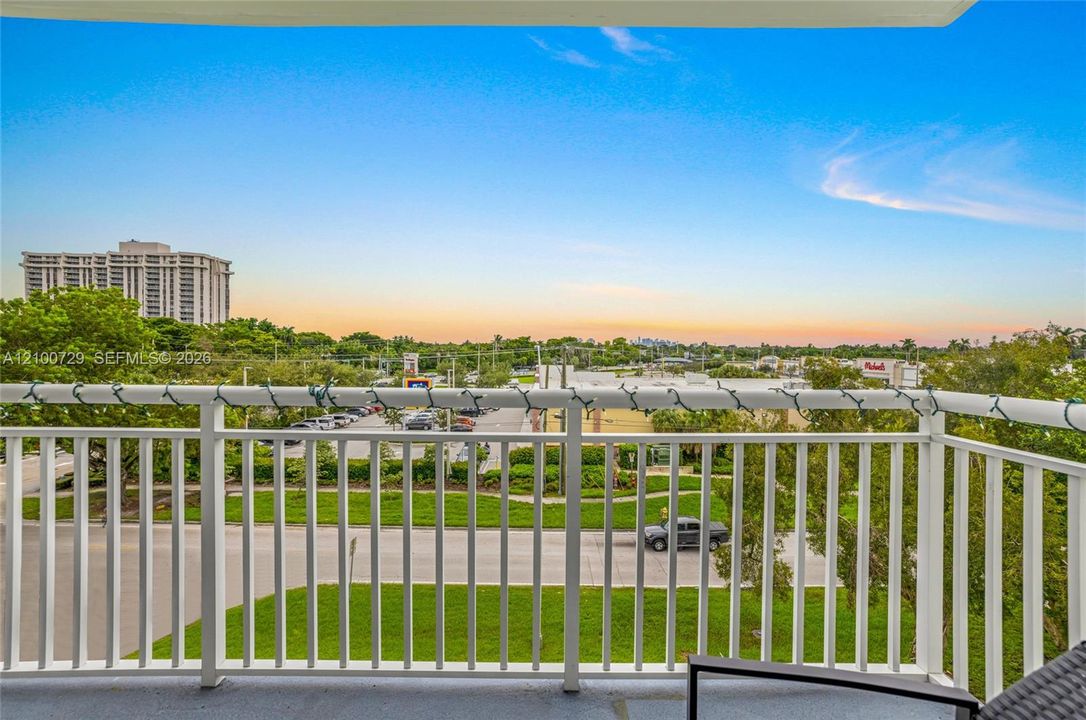 For Sale: $340,000 (3 beds, 2 baths, 1190 Square Feet)
