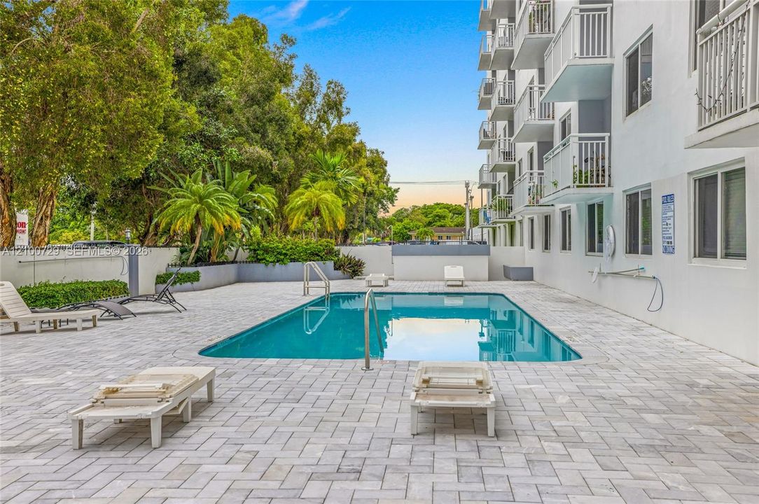 For Sale: $340,000 (3 beds, 2 baths, 1190 Square Feet)