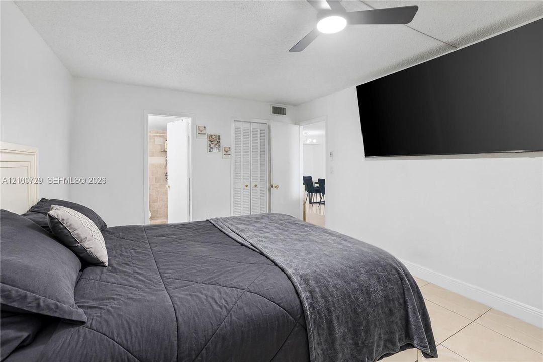 For Sale: $340,000 (3 beds, 2 baths, 1190 Square Feet)