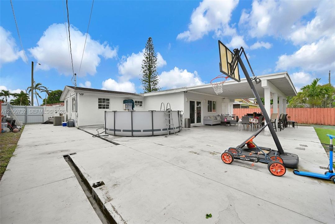 На продажу: $700,000 (4 спален, 2 ванн, 1516 Квадратных фут)