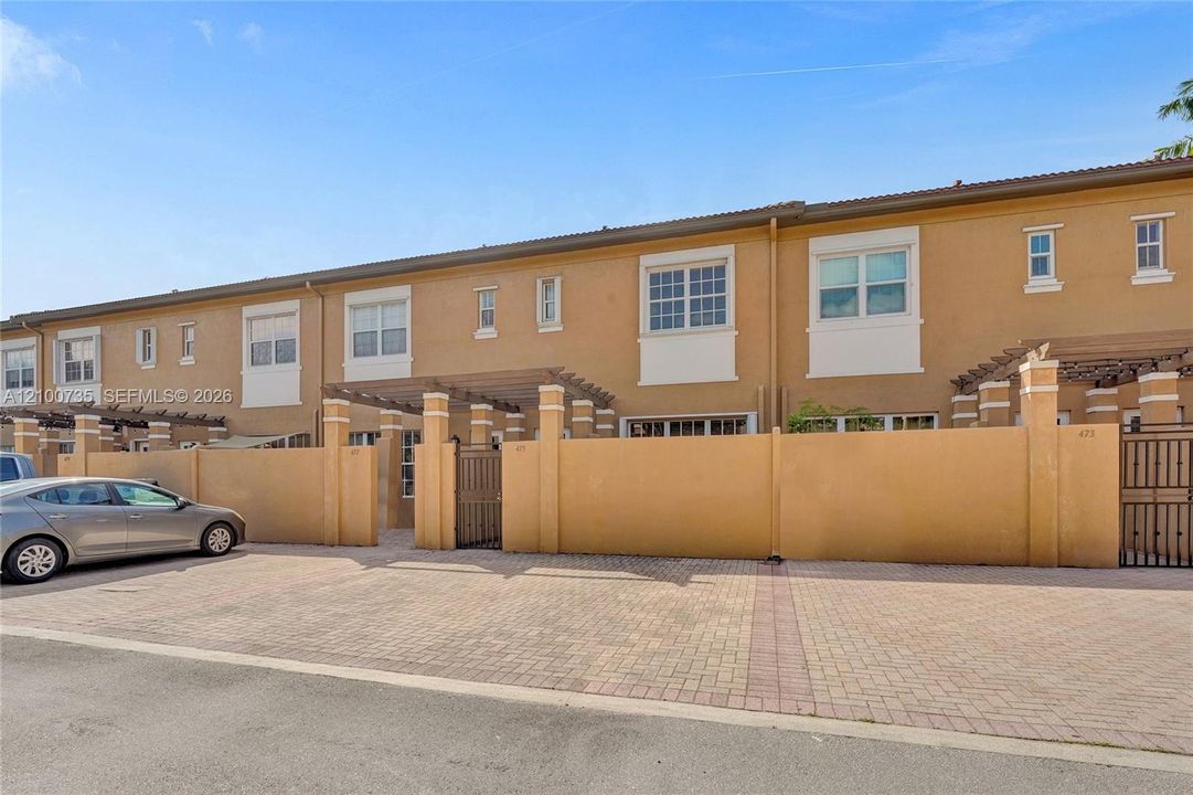 В аренду: $2,700 (2 спален, 2 ванн, 1368 Квадратных фут)