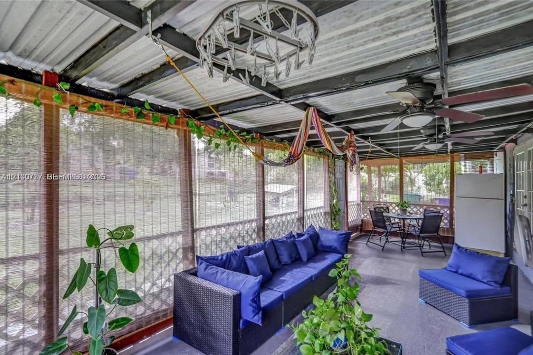 В аренду: $3,200 (3 спален, 2 ванн, 860 Квадратных фут)