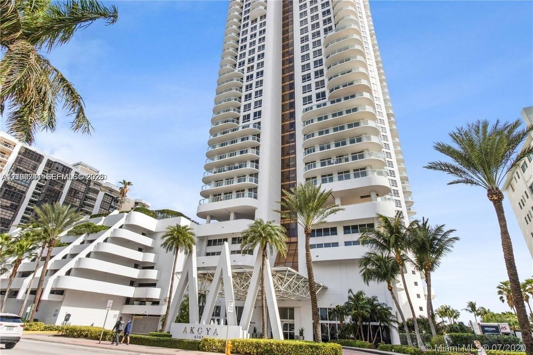 For Rent: $3,850 (1 beds, 1 baths, 683 Square Feet)