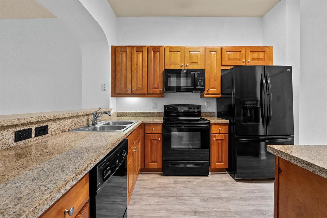 3500 Oaks Clubhouse Dr4