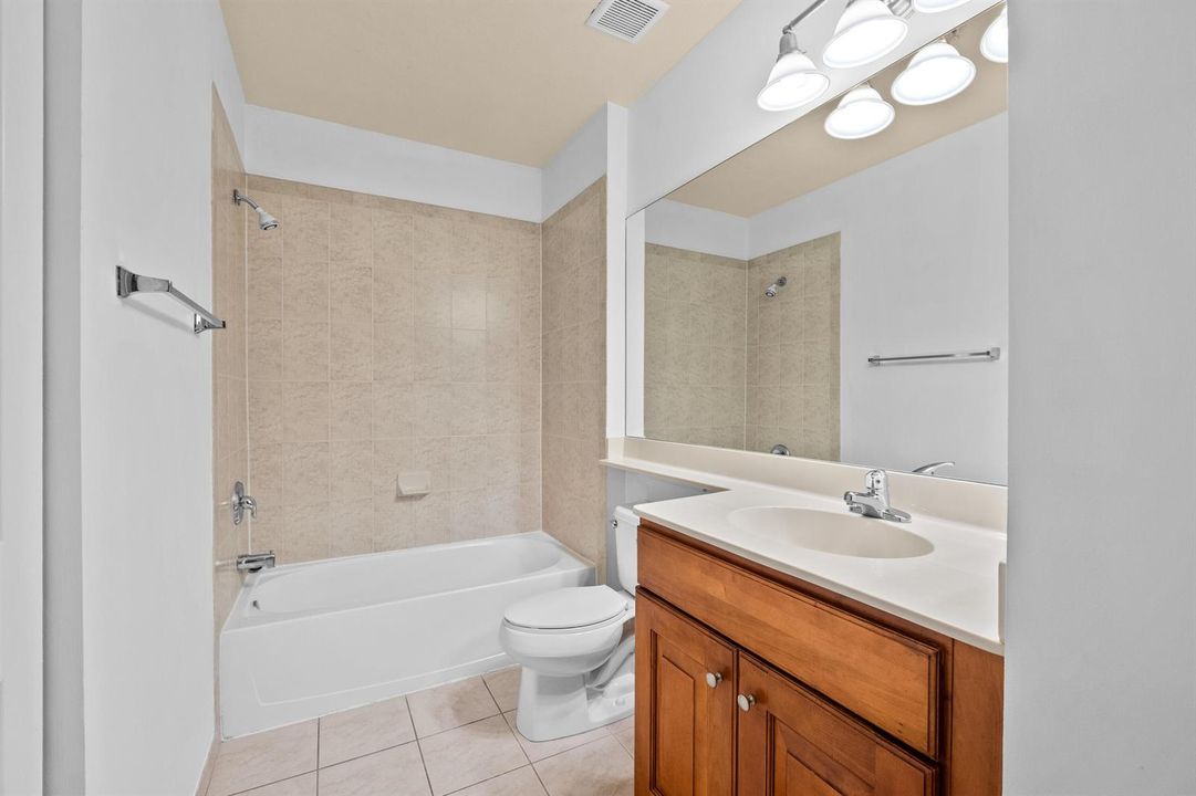 3500 Oaks Clubhouse Dr9