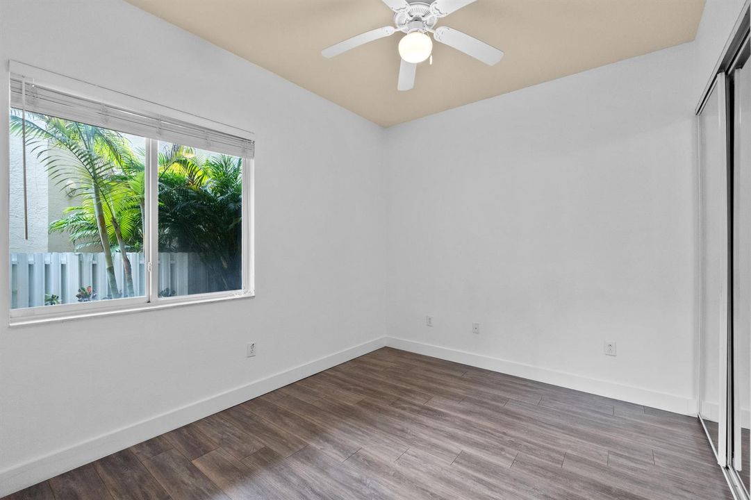 3500 Oaks Clubhouse Dr6