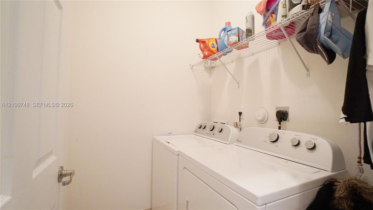 En Renta: $5,000 (4 camas, 3 baños, 2156 Pies cuadrados)