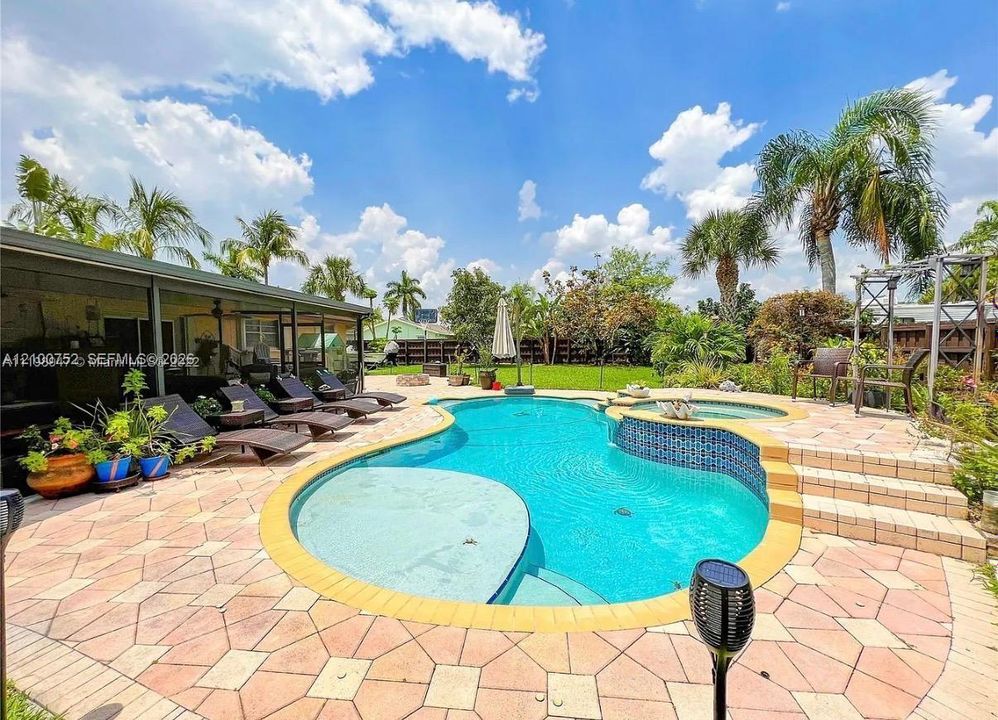 For Sale: $676,400 (3 beds, 2 baths, 1532 Square Feet)