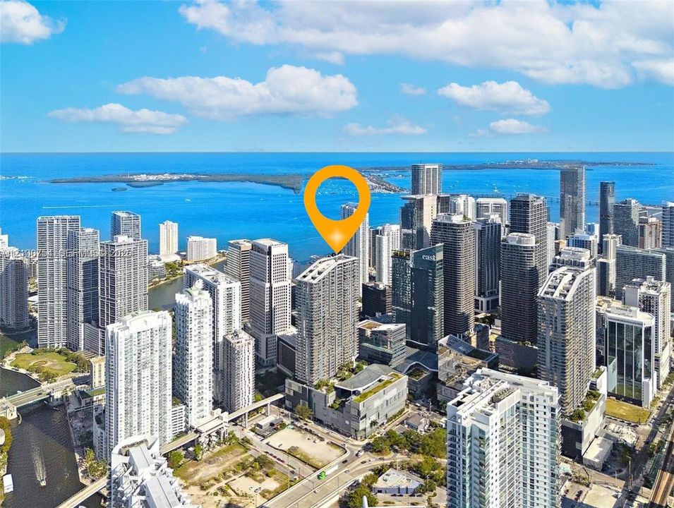 For Sale: $575,000 (1 beds, 1 baths, 810 Square Feet)