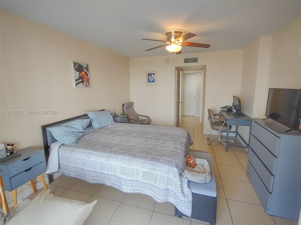En Renta: $2,597 (3 camas, 2 baños, 1633 Pies cuadrados)