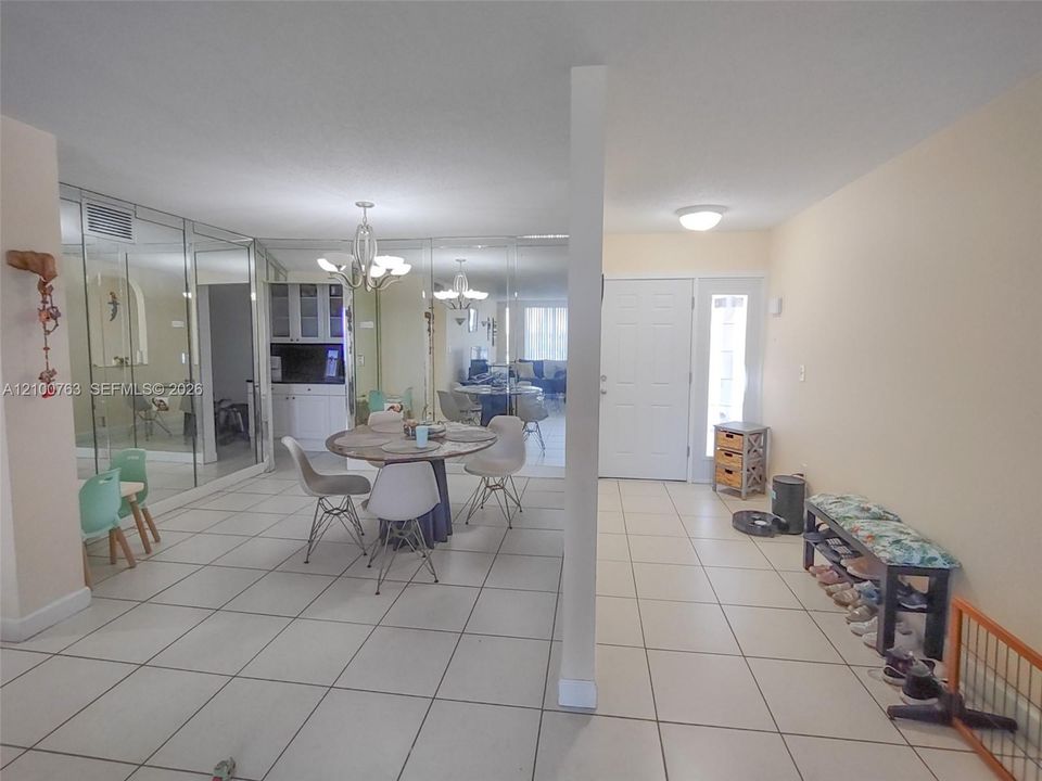 En Renta: $2,597 (3 camas, 2 baños, 1633 Pies cuadrados)
