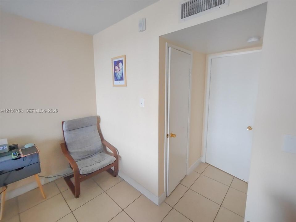 En Renta: $2,597 (3 camas, 2 baños, 1633 Pies cuadrados)