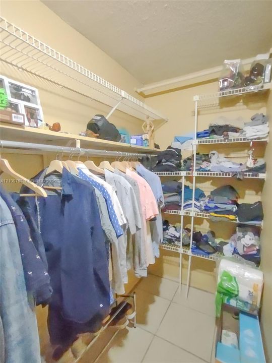 En Renta: $2,597 (3 camas, 2 baños, 1633 Pies cuadrados)