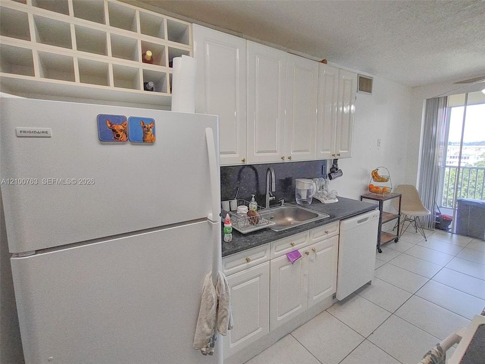 En Renta: $2,597 (3 camas, 2 baños, 1633 Pies cuadrados)