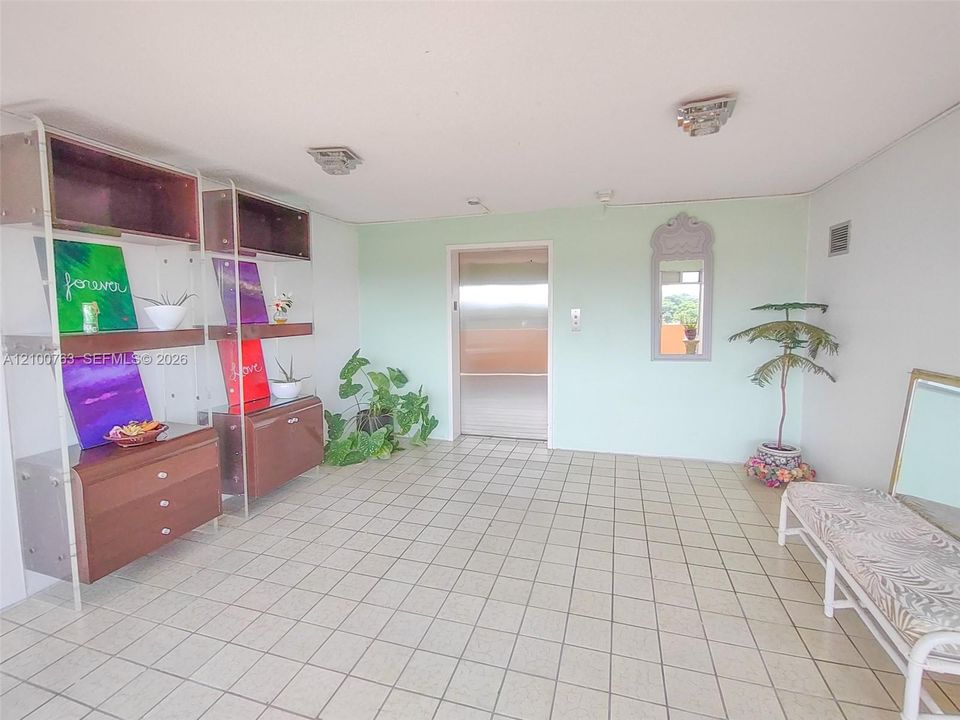 En Renta: $2,597 (3 camas, 2 baños, 1633 Pies cuadrados)