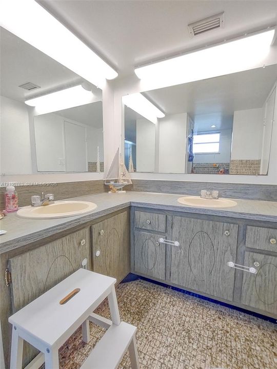 En Renta: $2,597 (3 camas, 2 baños, 1633 Pies cuadrados)