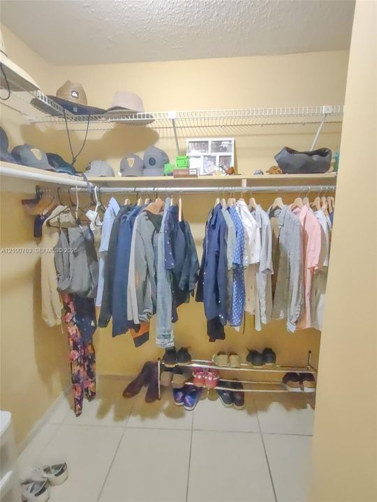 En Renta: $2,597 (3 camas, 2 baños, 1633 Pies cuadrados)
