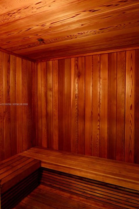 For Rent: $2,950 (0 beds, 1 baths, 420 Square Feet)