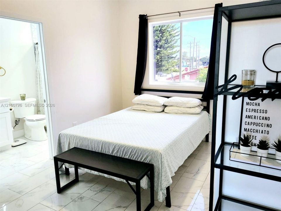 En Renta: $3,095 (3 camas, 2 baños, 11077 Pies cuadrados)