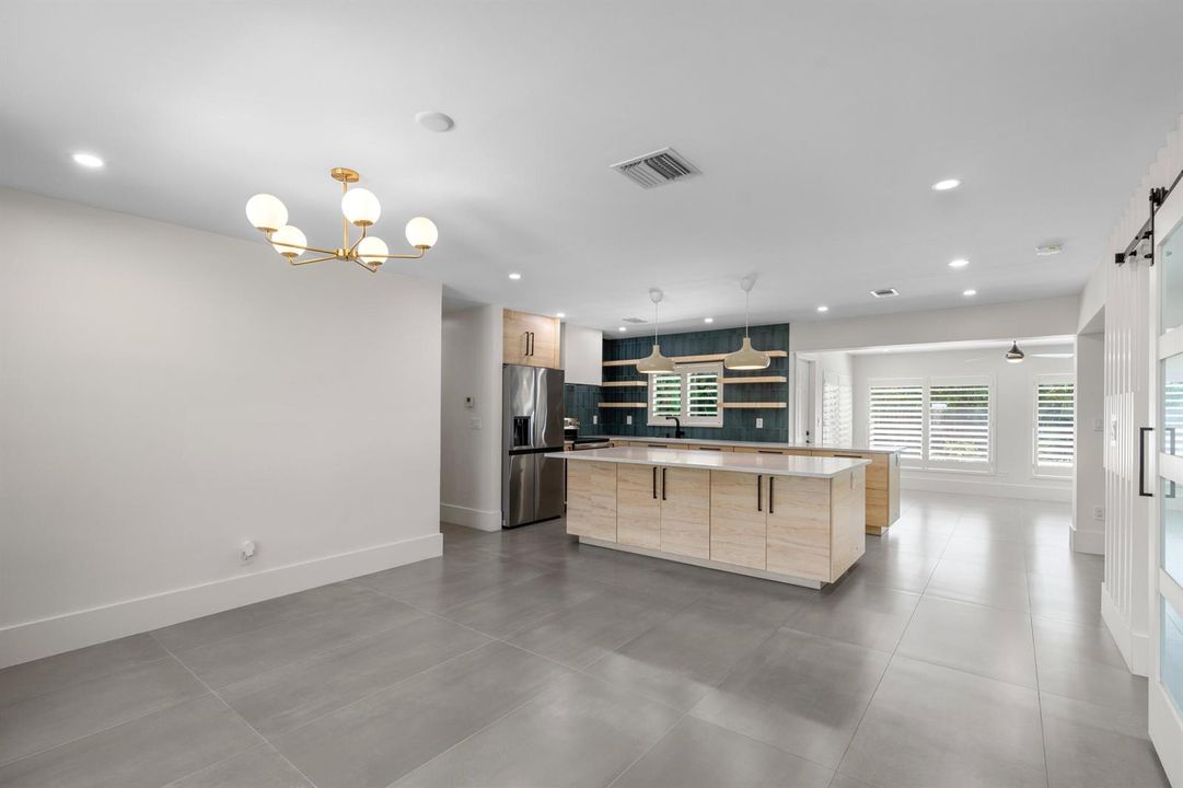 450 NE 5TH Circle