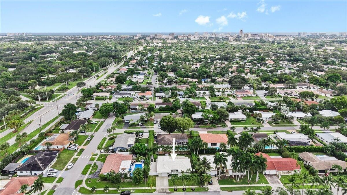 Palmetto Park Terrace | Looking East