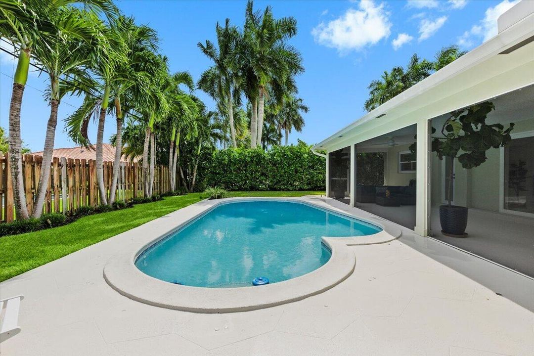 Pool & Screened Porch
