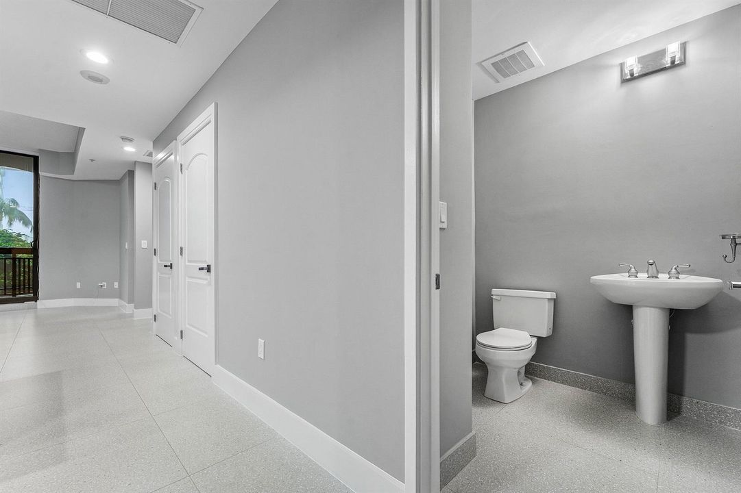 013-801SouthOliveAvenue-Unit820-WestPalm