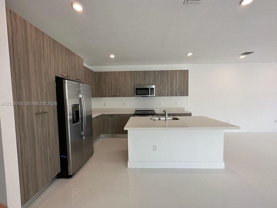 For Rent: $3,900 (4 beds, 3 baths, 2254 Square Feet)