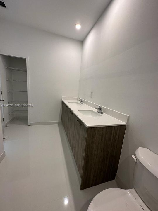 For Rent: $3,900 (4 beds, 3 baths, 2254 Square Feet)
