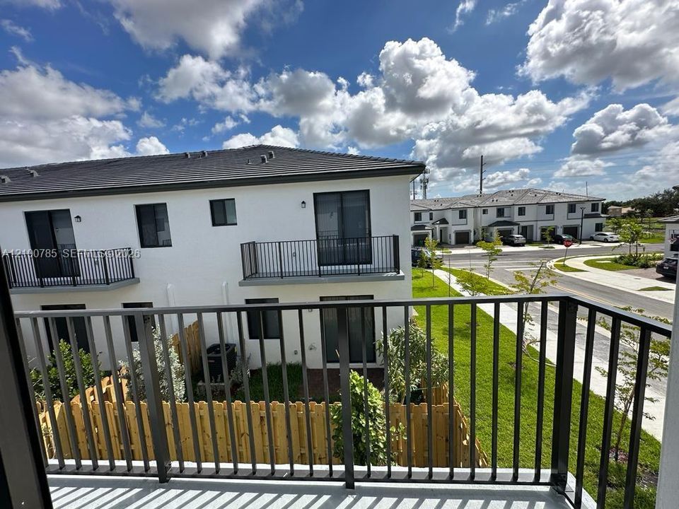 For Rent: $3,900 (4 beds, 3 baths, 2254 Square Feet)