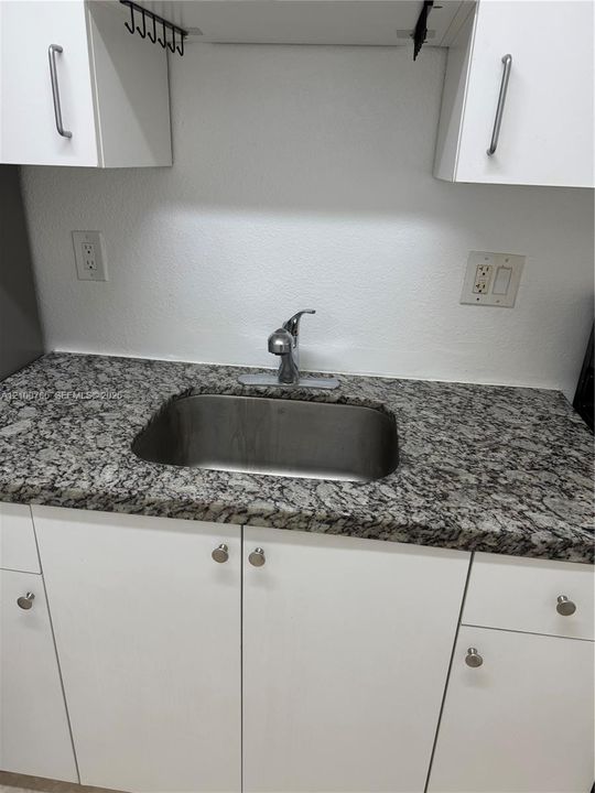 В аренду: $2,000 (2 спален, 1 ванн, 1706 Квадратных фут)