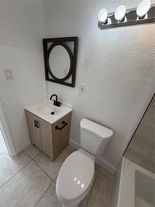 В аренду: $2,000 (2 спален, 1 ванн, 1706 Квадратных фут)