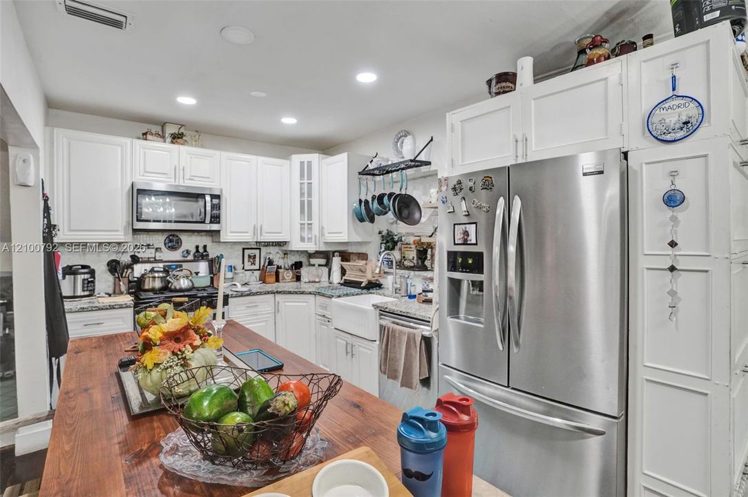 En Venta: $849,900 (6 camas, 4 baños, 2382 Pies cuadrados)