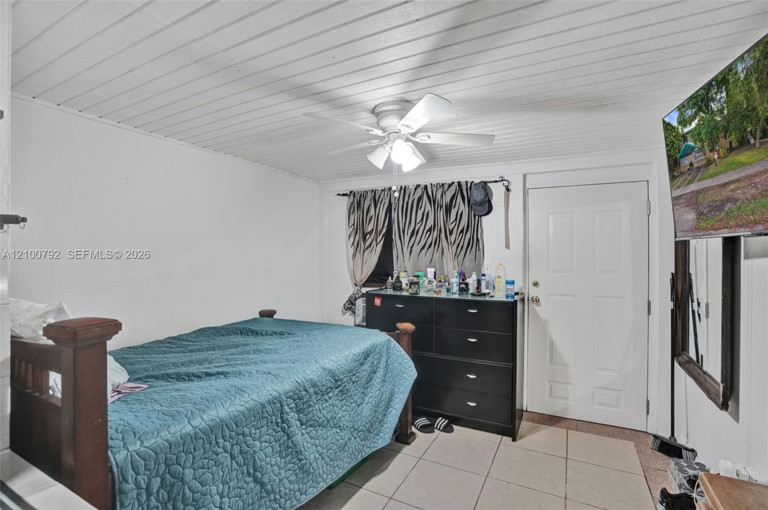 En Venta: $849,900 (6 camas, 4 baños, 2382 Pies cuadrados)
