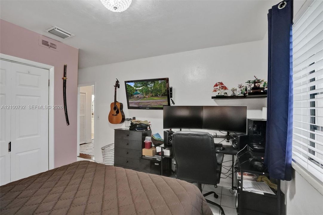 En Venta: $849,900 (6 camas, 4 baños, 2382 Pies cuadrados)
